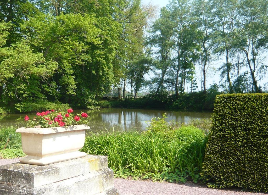 مبيت وإفطار Petiville  Chateau De Beneauville المظهر الخارجي الصورة